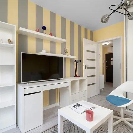 Klimatyczny Z Parkingiem I Balkonem By Renters Apartment *