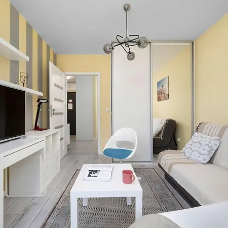Apartment Klimatyczny Z Parkingiem I Balkonem By Renters *