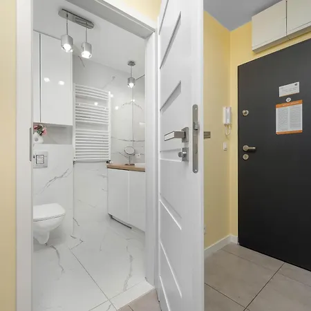 Klimatyczny Z Parkingiem I Balkonem By Renters Apartment *