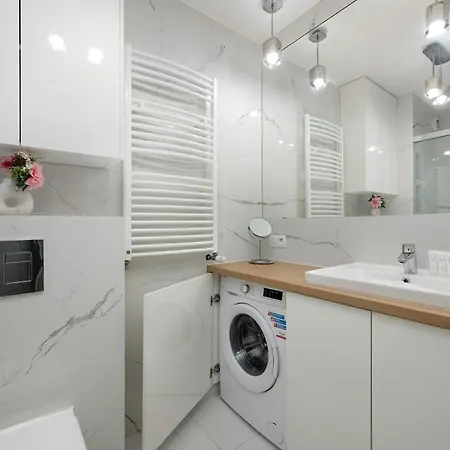 Apartment Klimatyczny Z Parkingiem I Balkonem By Renters Wroclaw